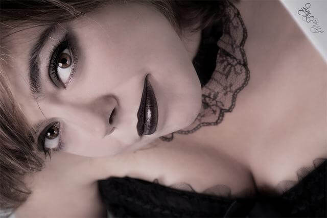 Non guardare mentre si parla