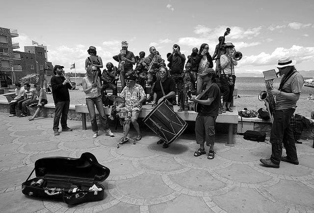 Sette canzoni per una settimana felice