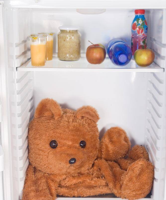 Strategie per smetterla di aprire il frigorifero quando ci invade l'ansia