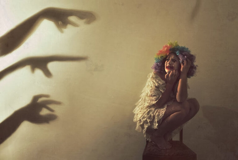 Autori dell'ironia e del sarcasmo (personalità tossiche)