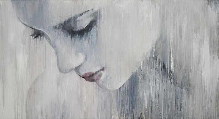 donna-triste-sguardo-basso