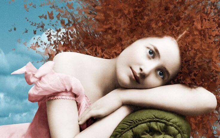 ragazza capelli farfalla