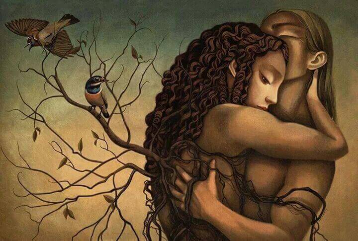 abbraccio tra uomo e donna, rami e uccelli