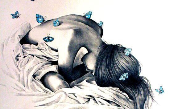 donna-con-farfalle-sulla-schiena