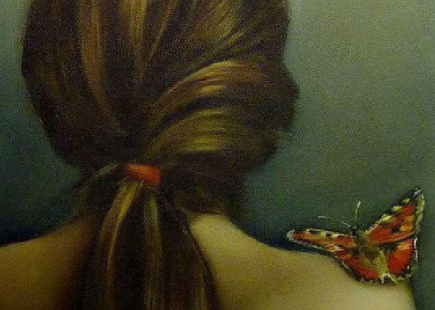 farfalla-su-una-spalla-nuda