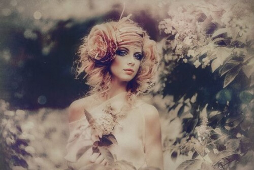 ragazza infelice nel bosco