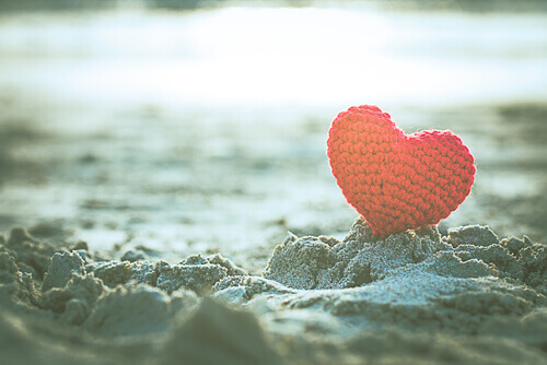 cuore nella sabbia