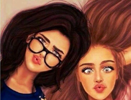 amiche che fanno boccaccie