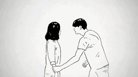 coppia che si colora abbracciandosi