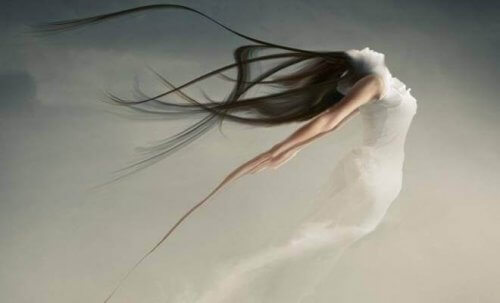 donna-che-spicca-il-volo