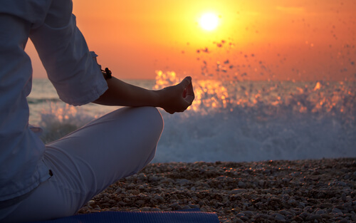meditazione-sulla-spiaggia