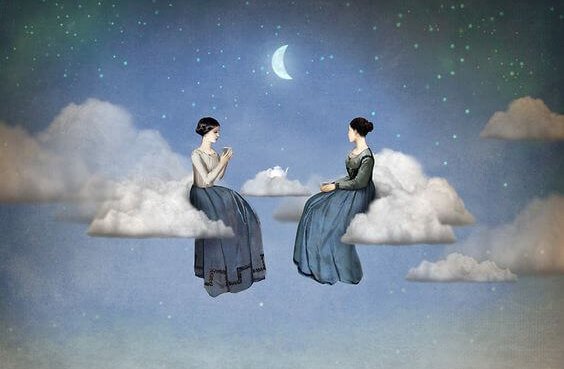 donne-parlano-su-nuvole