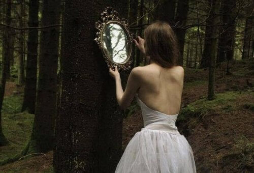 Se cercate una persona che vi cambi la vita, guardatevi allo specchio