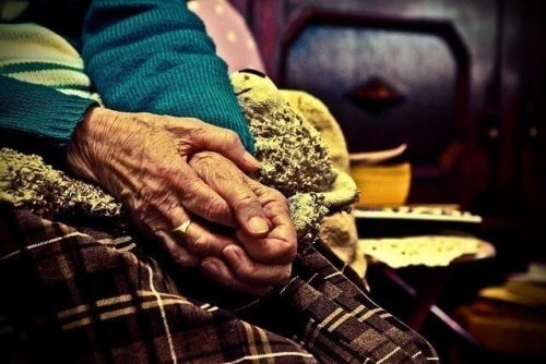 Le persone anziane hanno bisogno di amore e pazienza