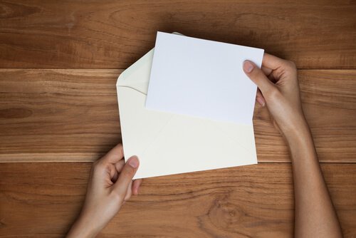 La tecnica dell'invito: come lasciamo che gli altri ci offendano