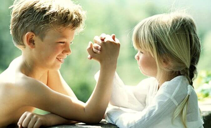 I fratelli maggiori: supereroi e amici affettuosi