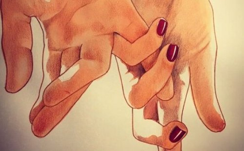 Partner mano nella mano che hanno saputo superare una crisi di coppia