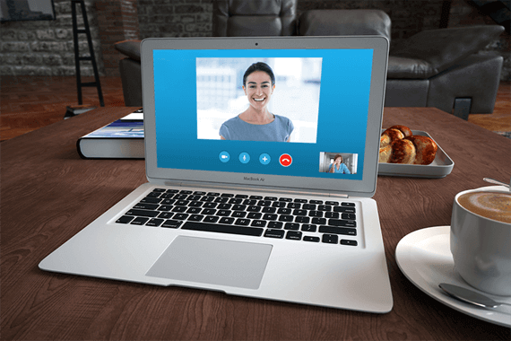 Paziente parla con il suo psicologo online