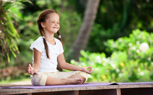 Meditazione infantile: coltivare fin da piccoli il nostro giardino interiore