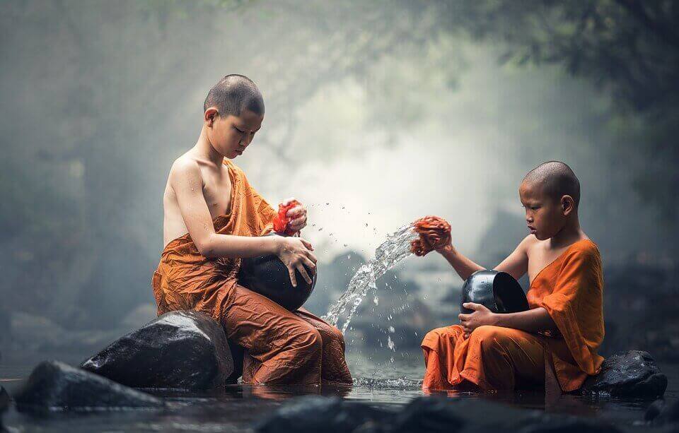 Bambini buddisti