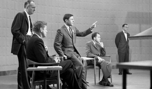 Cosa ci dicono i politici con il loro linguaggio non verbale