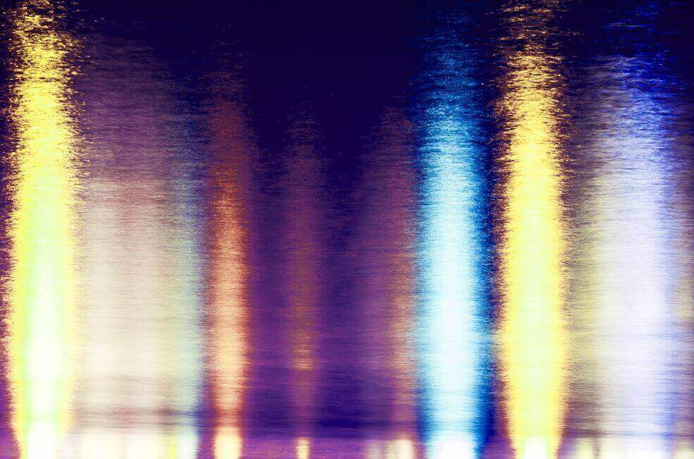 Luci riflesse sulla pioggia