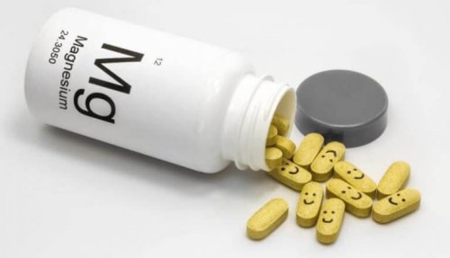 Contenitore aperto con capsule di magnesio