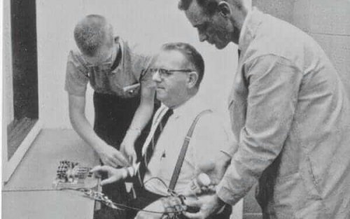 Elettrodi esperimento di Milgram