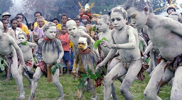 Bambini di una tribù