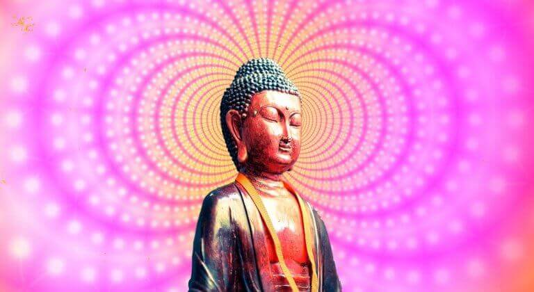 Buddha avvolto da luci