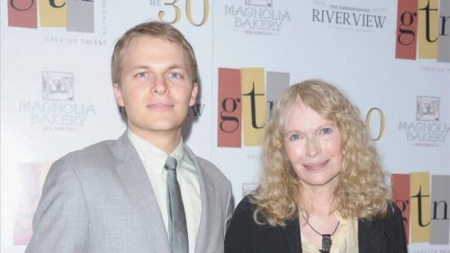Mia Farrow e suo figlio