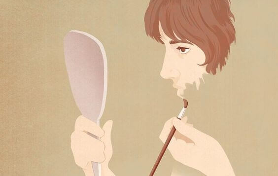 Donna si dipinge il volto