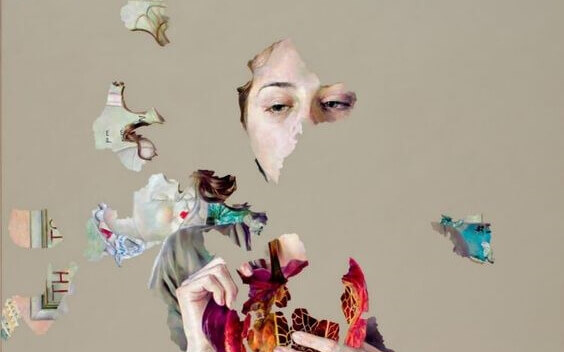 Immagine di donna frammentata