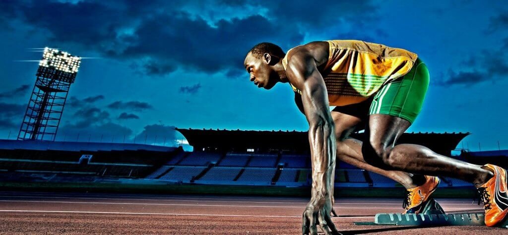 Uomo su pista da corsa