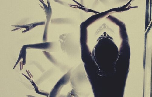 Foto in movimento di donna