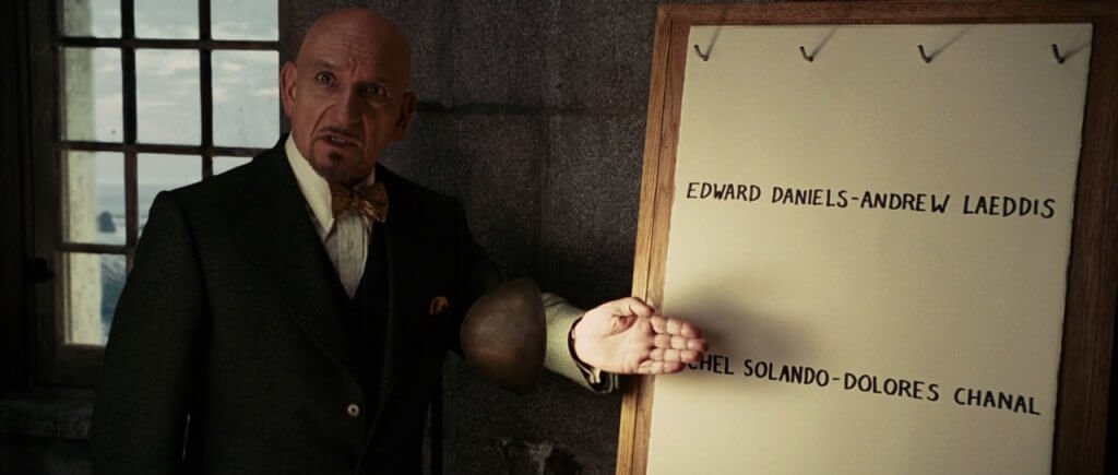 Psichiatra con una lavagna