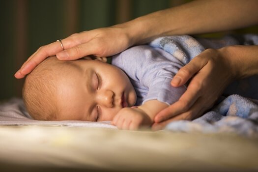 Neonato che dorme