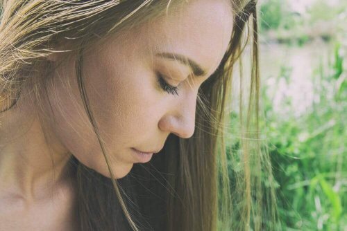 Donna triste che vuole essere capita prima che amata