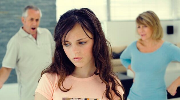 Ragazza confusa dai genitori