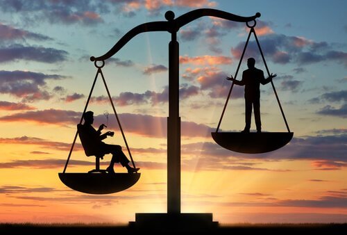 Bilancia con due persone