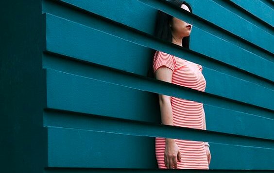 Immagine a strisce di una ragazza