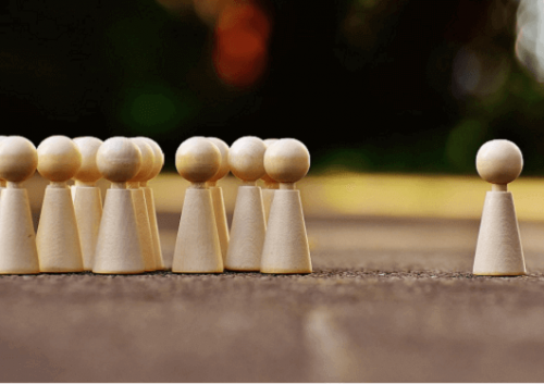 Pedina separata dal gruppo