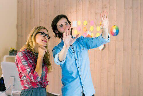 Miracolo, due amici pensando al futuro