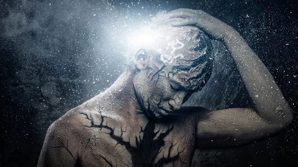 Figura con la mano sulla testa