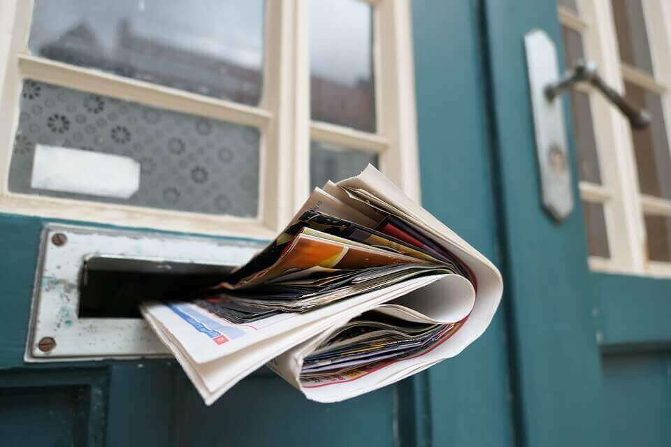 Giornale in cassetta della posta