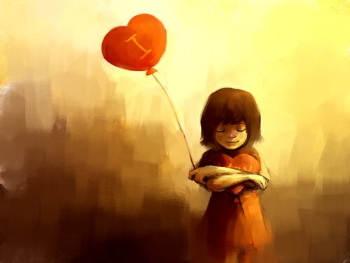 Bambina che abbraccia cuore e ha palloncino a forma di cuore