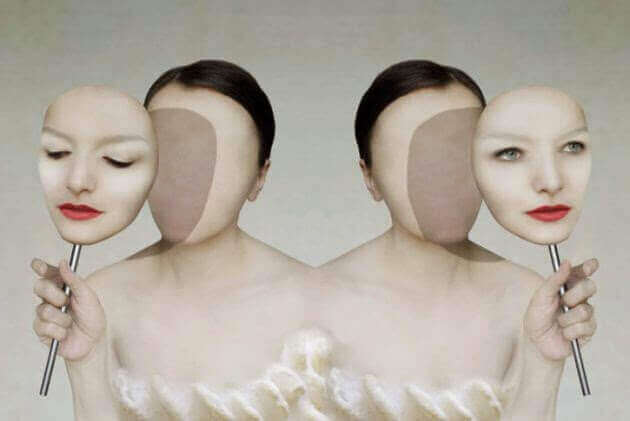 Donne con maschere errata identificazione