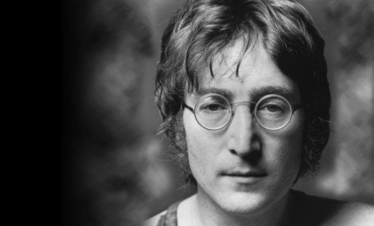 John Lennon giovane primo piano
