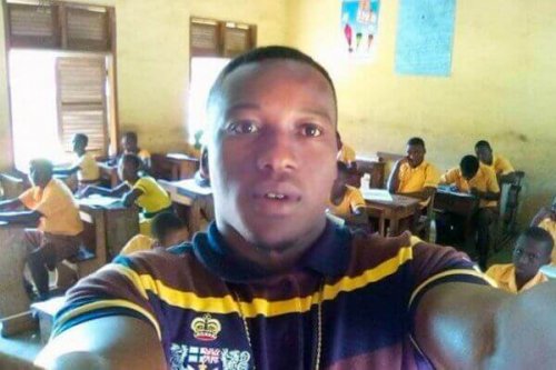 Professore di informatica in Ghana nella sua classe
