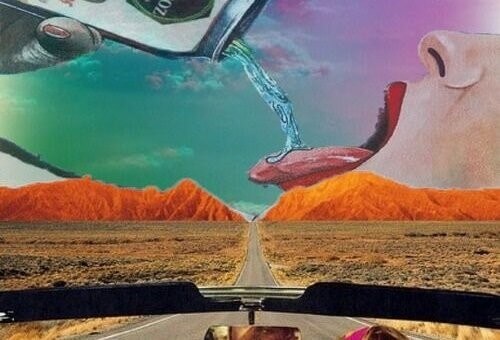 Bocca che beve una bibita